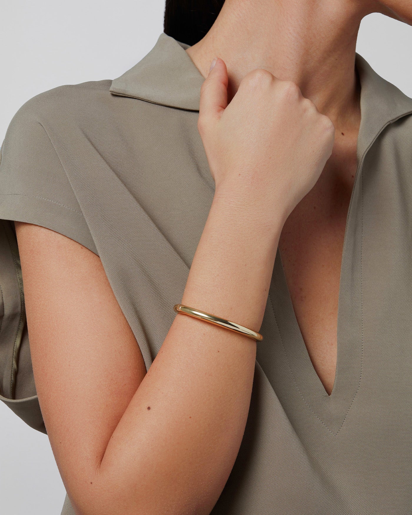 Gia Bangle in Gold - Image 4