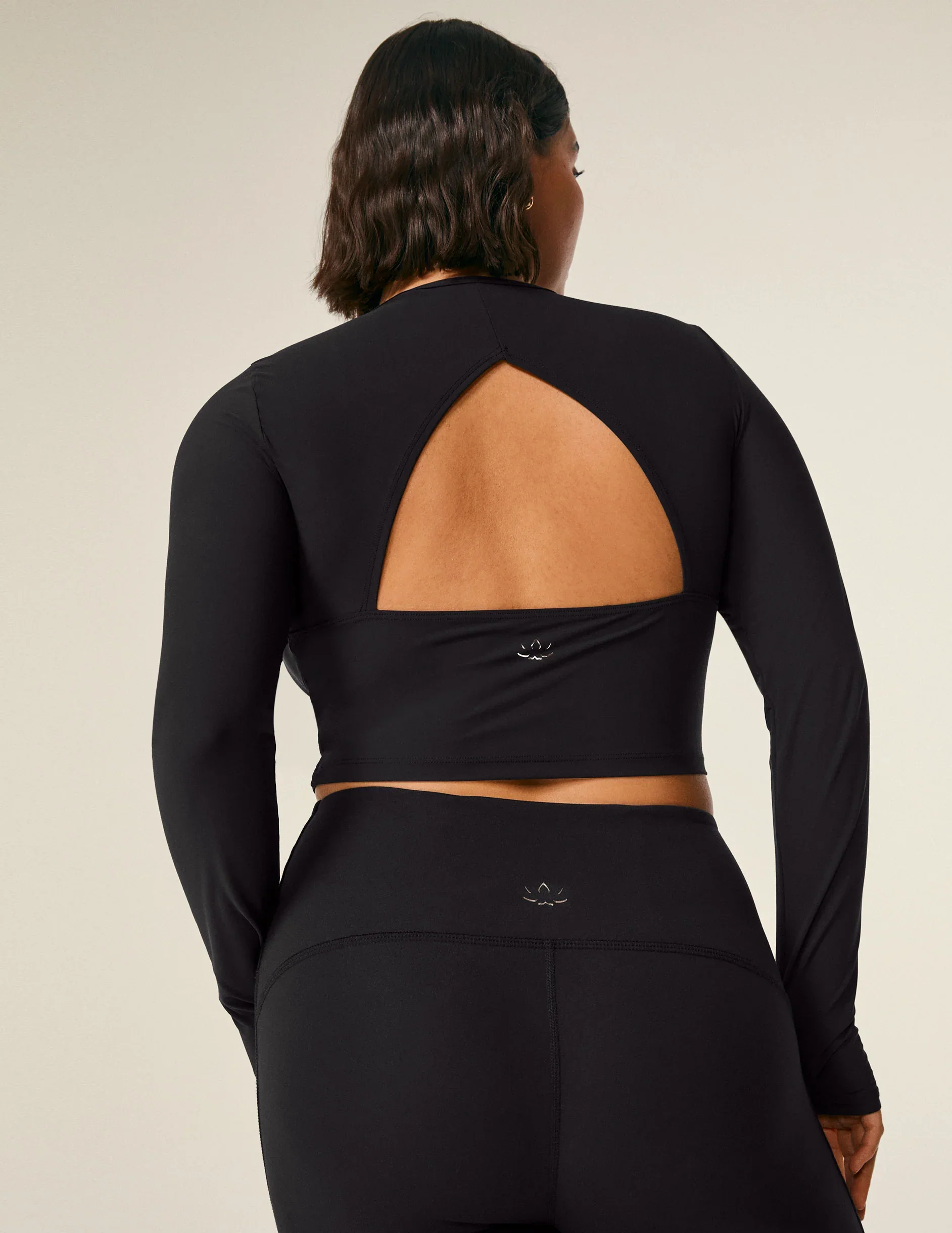 POWERBEYOND™ Lite Cardio Cropped Pullover - Image 2