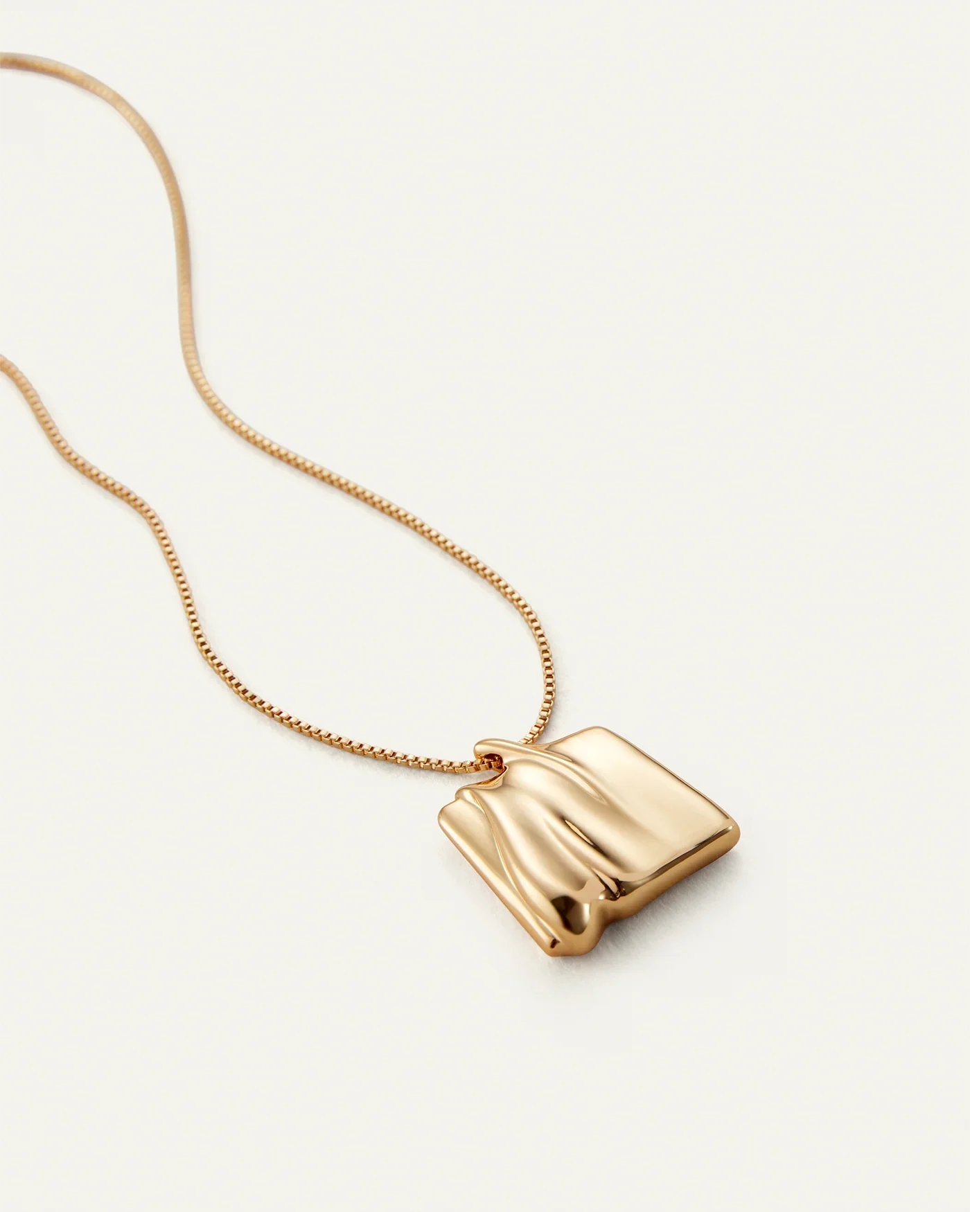 Small Sundra Pendant Necklace in Gold - Image 3