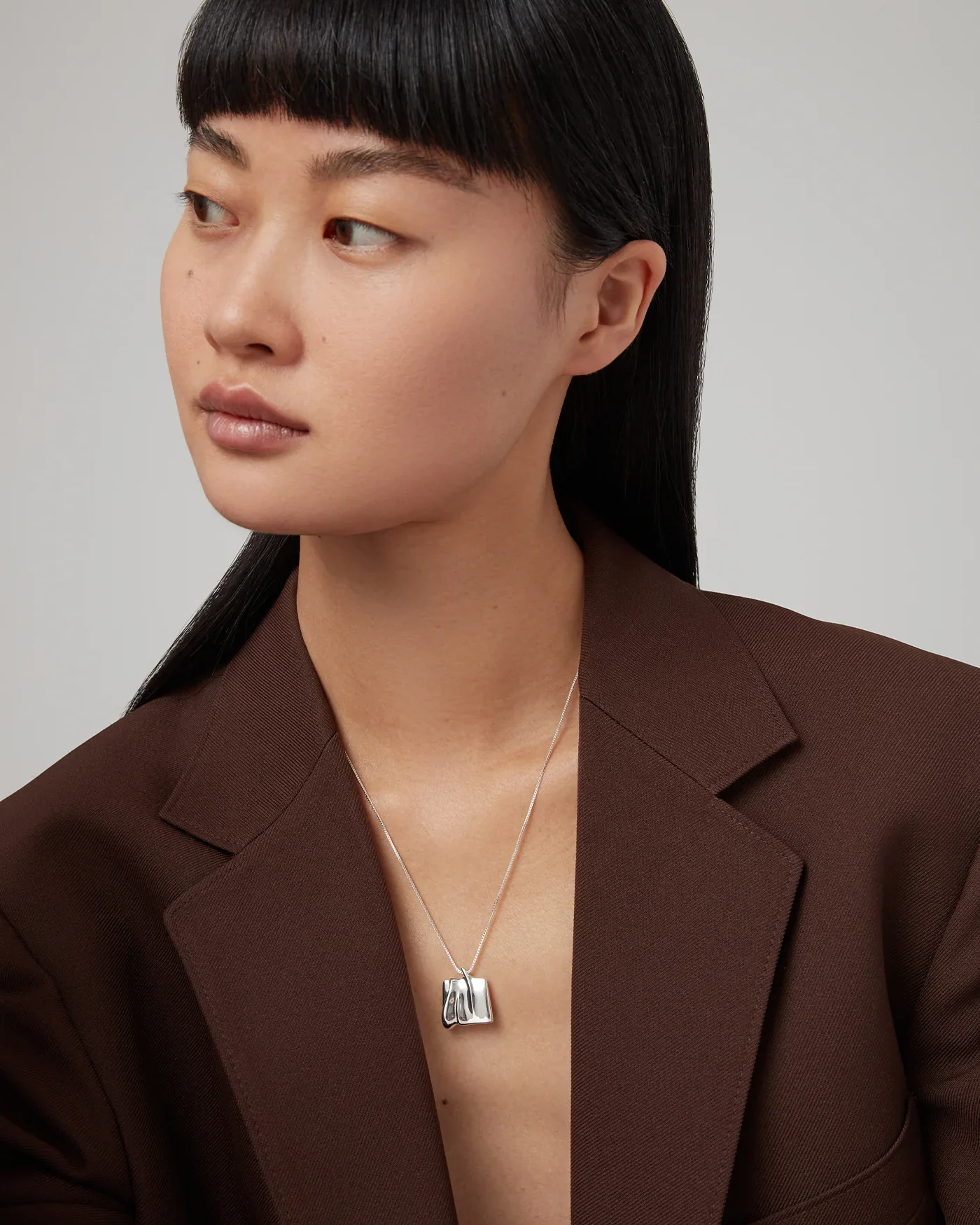 Small Sundra Pendant Necklace in Silver - Image 2