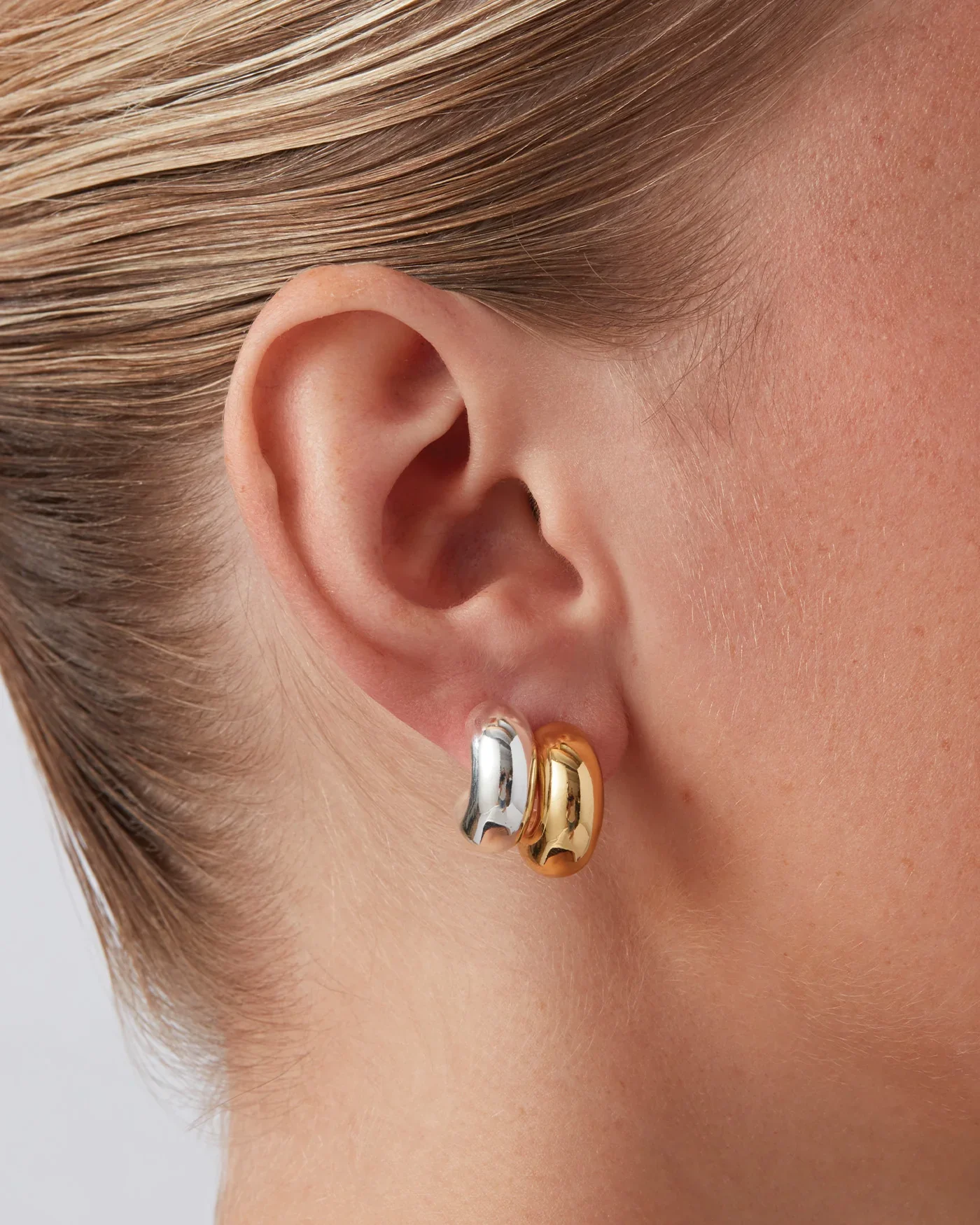 Tome Hoops Small in Gold - Image 2